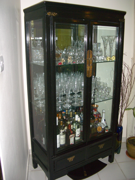 Glass_Cabinet1.jpg