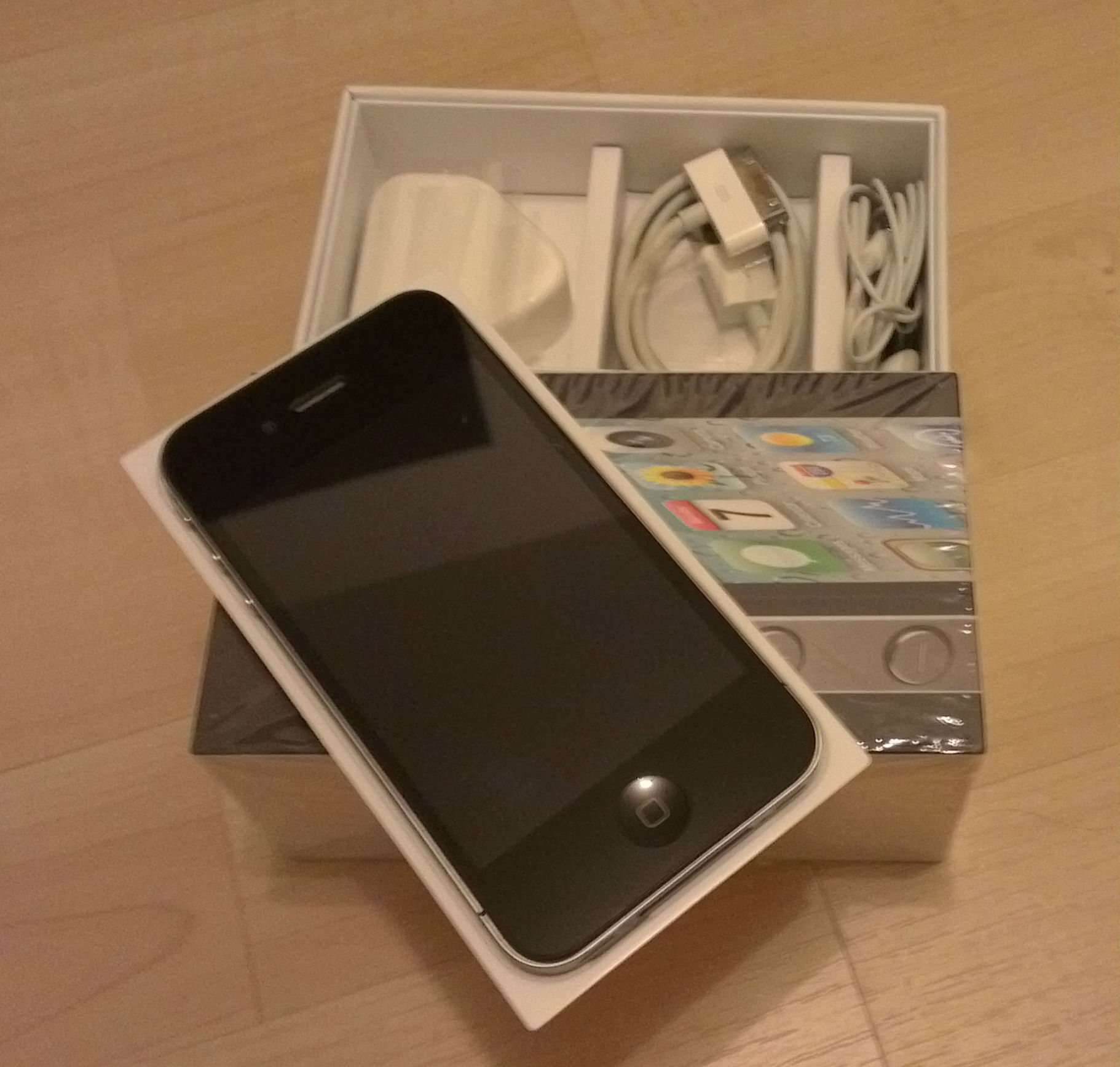 iphone41.jpg