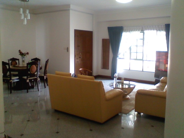 local1_LivingRoom13001.jpg