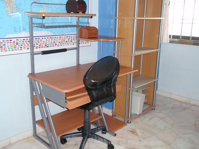 local1_Room_Desk3004.JPG