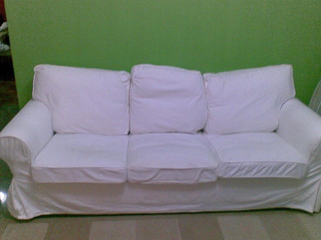 mkt_2_sofa2001.jpg