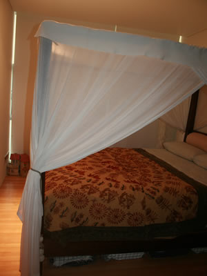 mkt_4_Poster_bed_32001.jpg