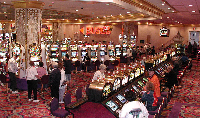 mkt_800px-Casino_slots21.jpg