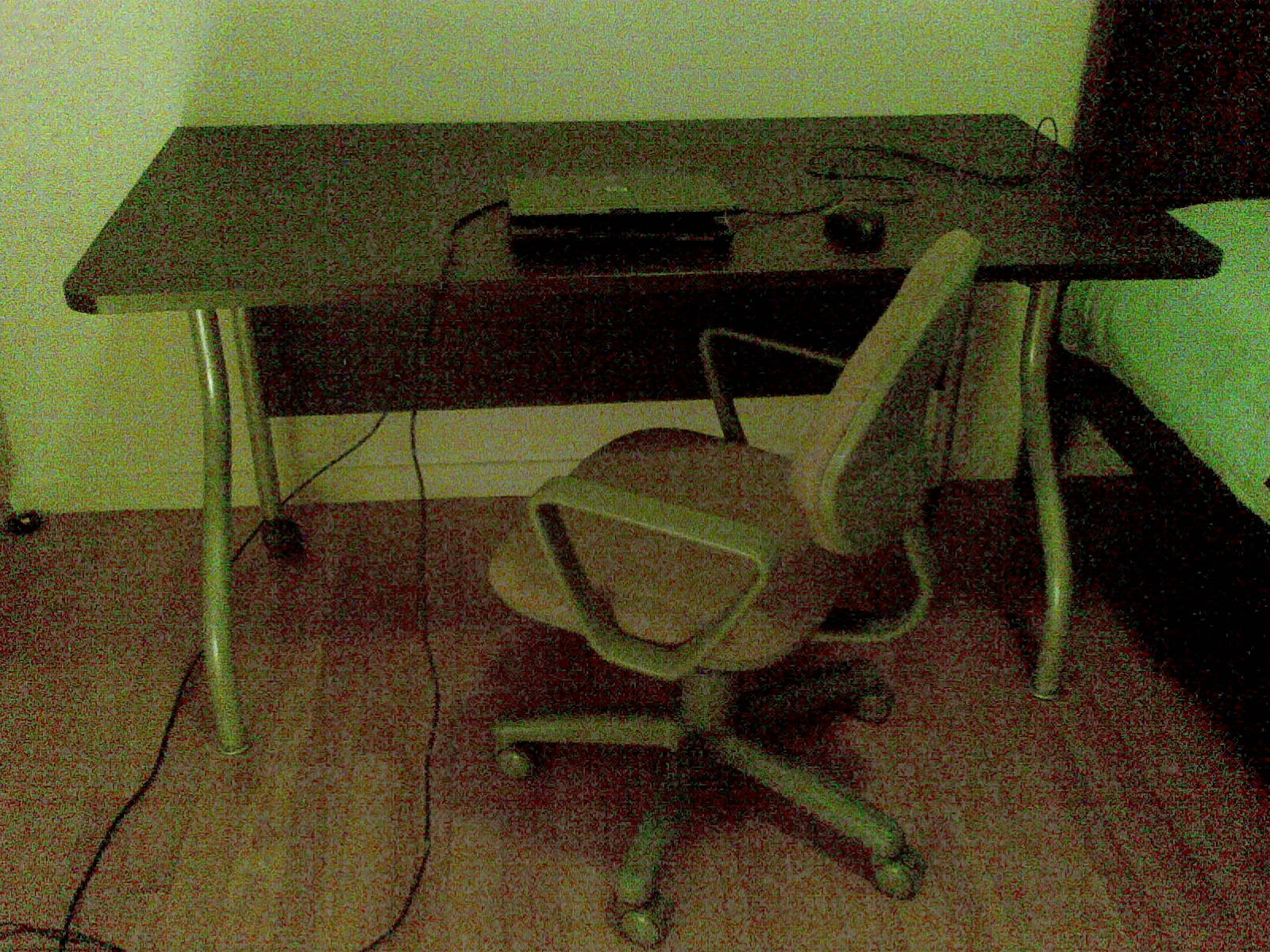 mkt_Desk_Chair2001.jpg