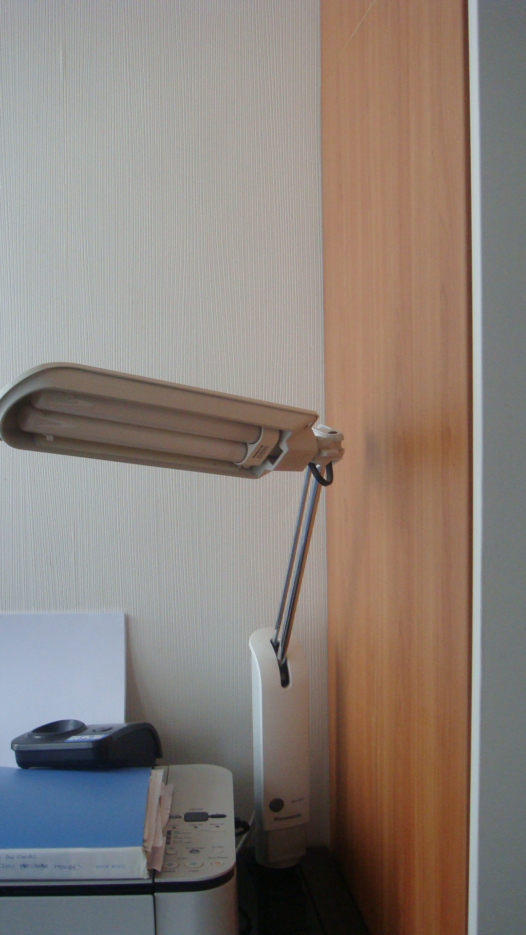 mkt_Desk_top_lamp1.JPG