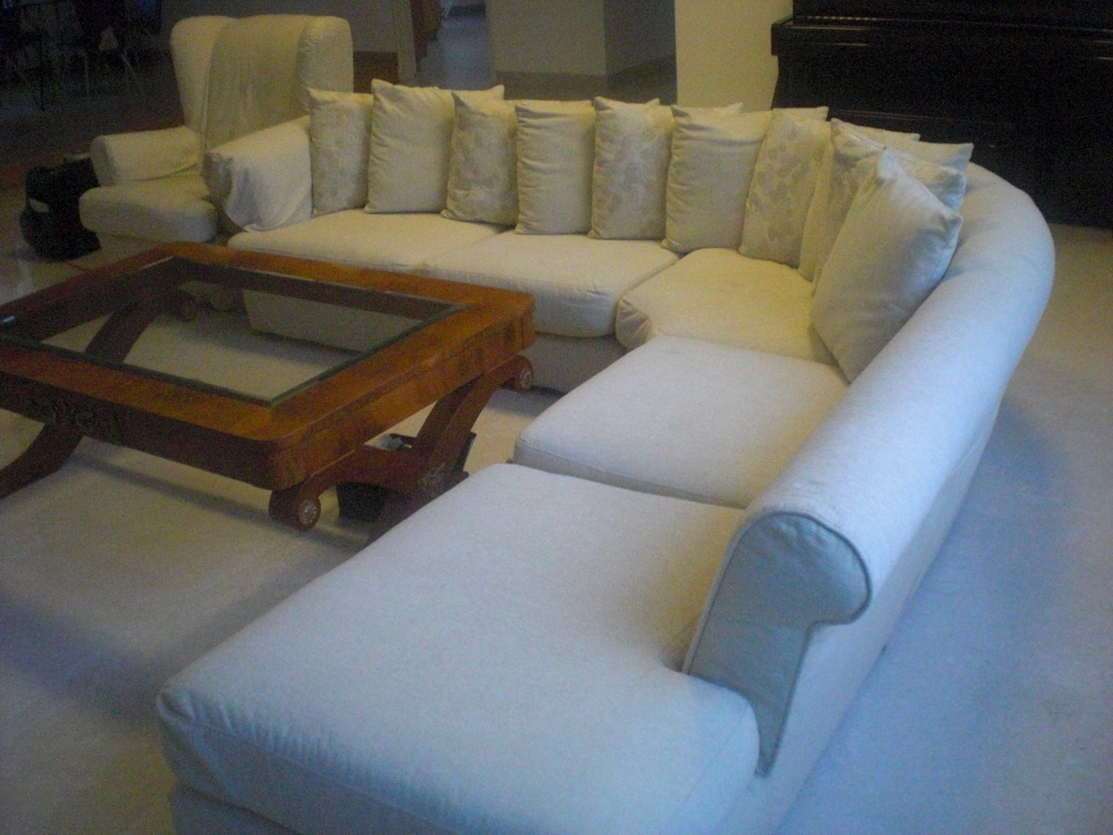 mkt_Itay_L_shape_Sofa_set_with_10_chshions__I2001.JPG