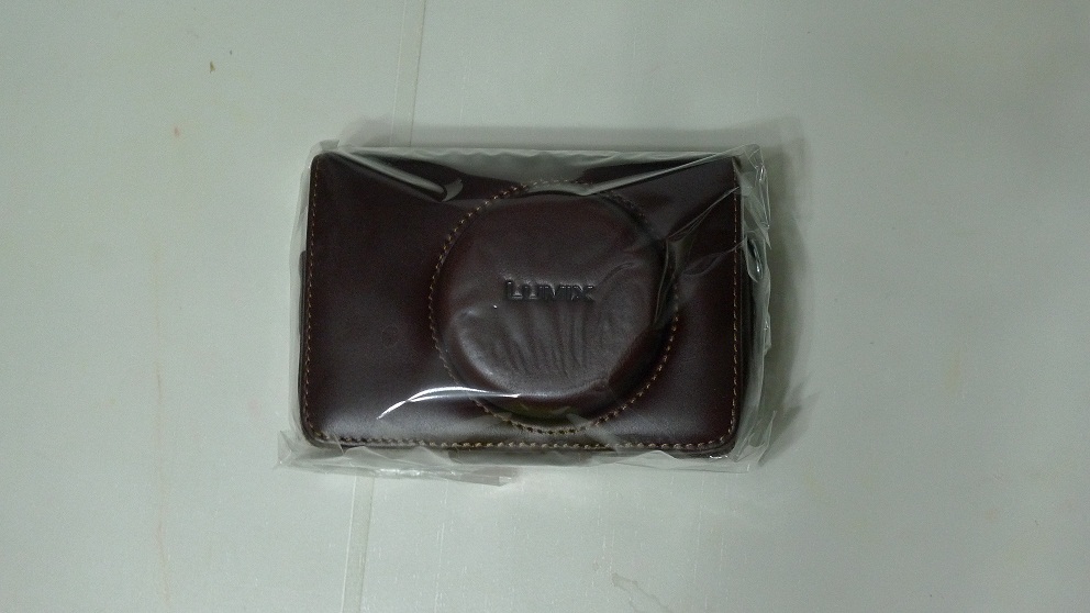 mkt_LX3_Leather_Case_012001.JPG