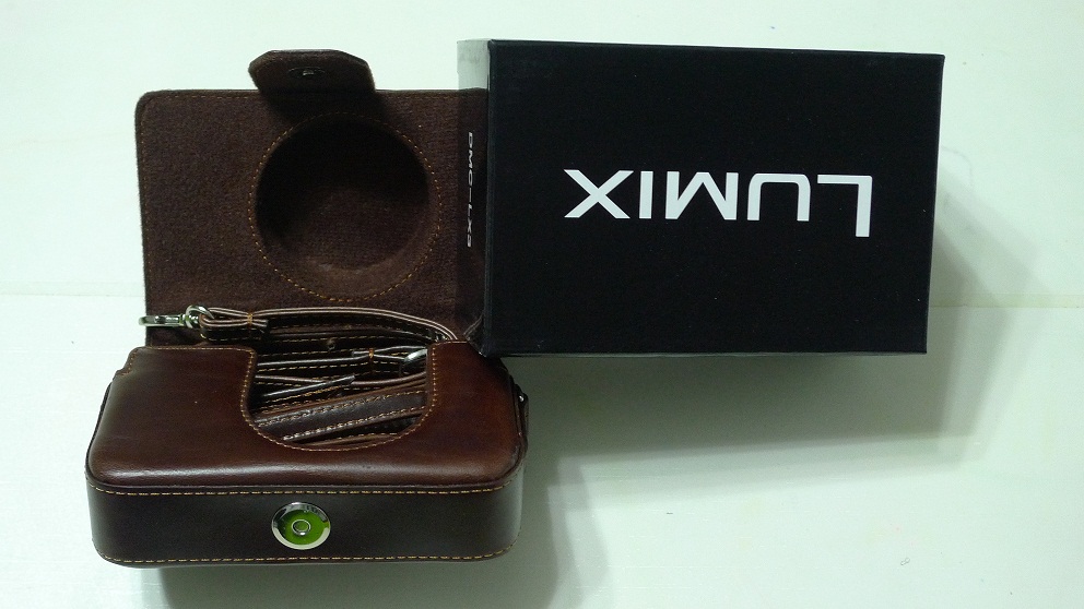 mkt_LX3_Leather_Case_022001.JPG