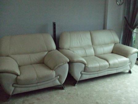 mkt_Leather_Sofa__350_32001.JPG