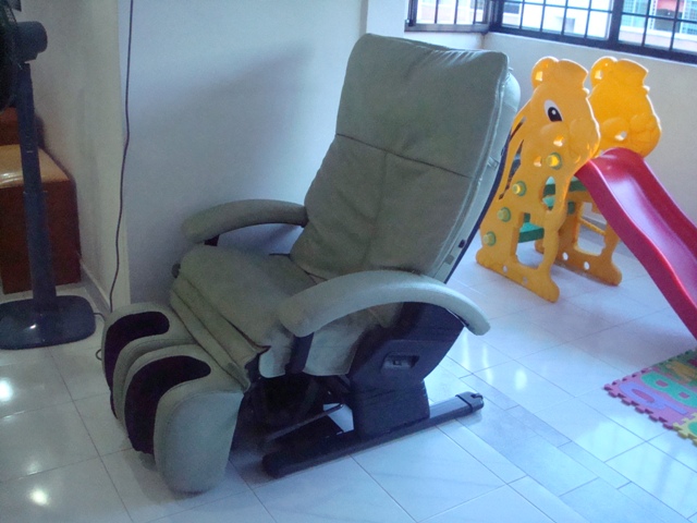 mkt_Massage_Chair2001.JPG