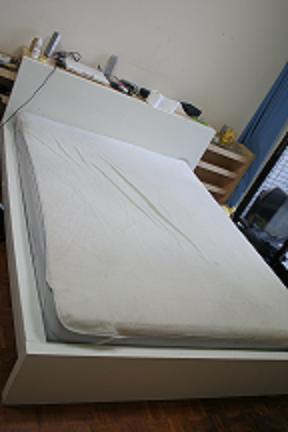 mkt_Queenbed2001.JPG