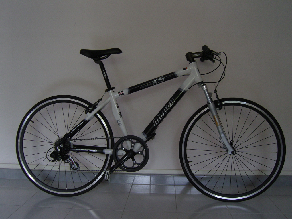 mkt_Resized_SNC10094bike2001.JPG