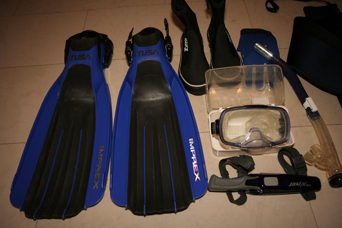 mkt_Scuba_Equipments2001.JPG