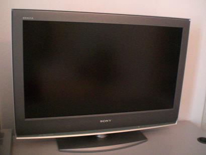 mkt_Sony_Bravia_KLV32S200A2001.jpg