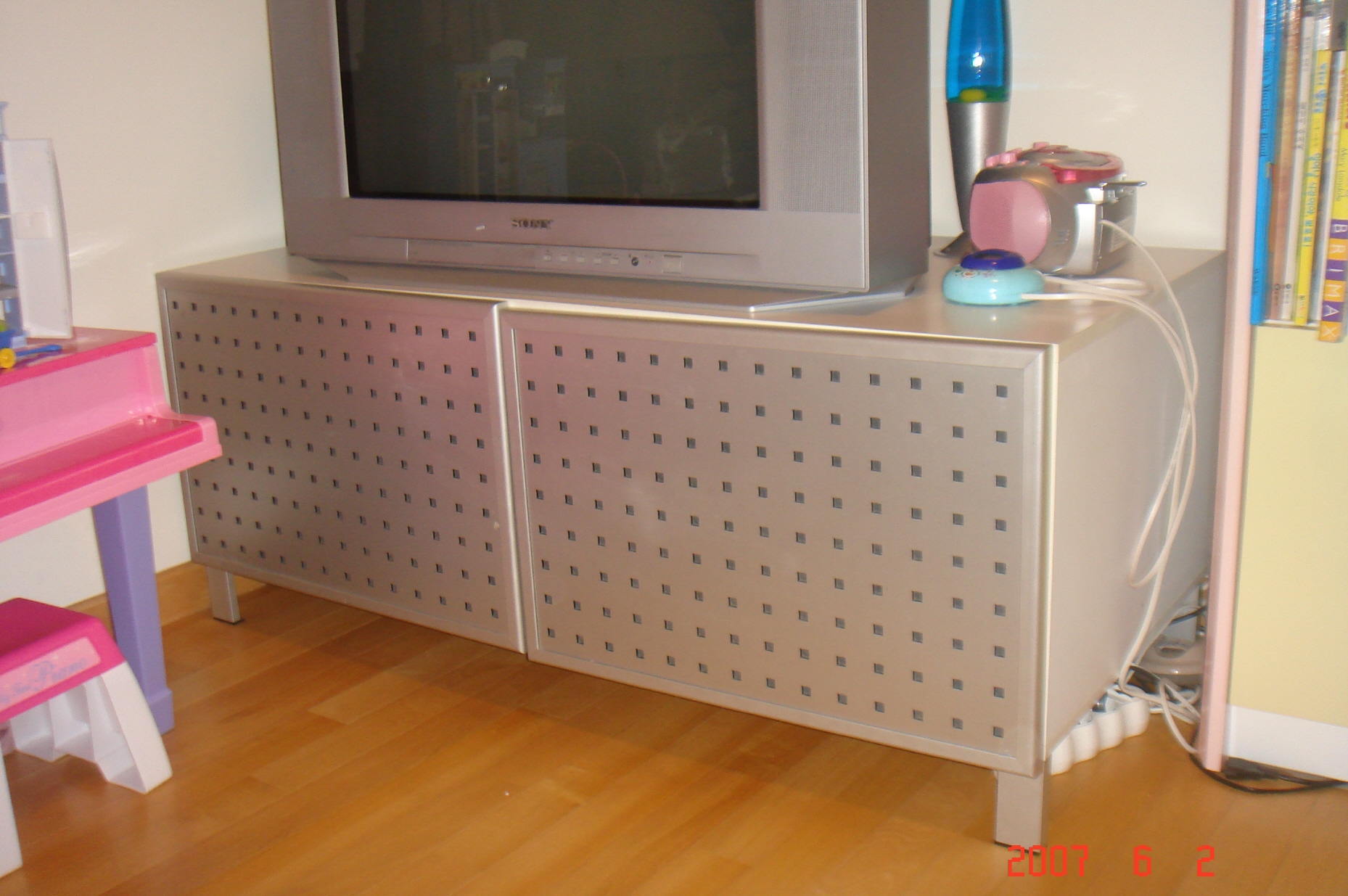 mkt_TV_Stand_for_29_inch1.jpg