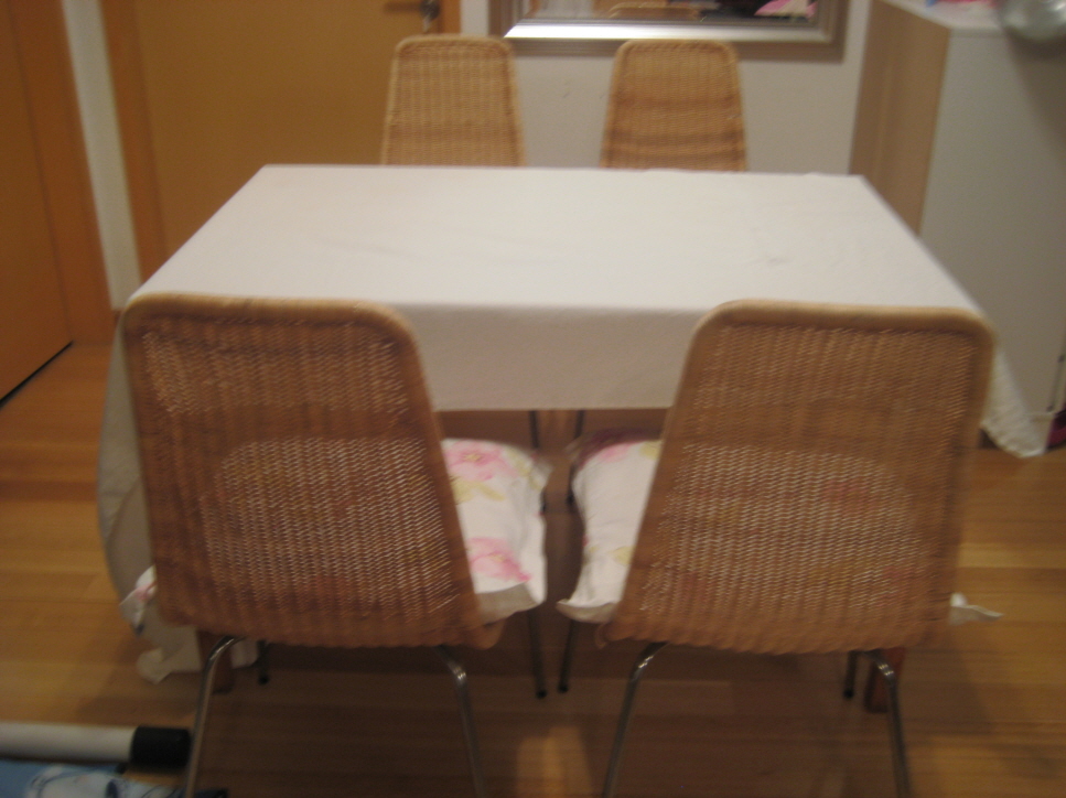 mkt__dining_table_0023001.jpg