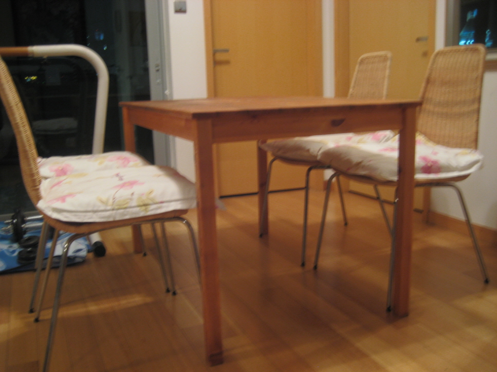 mkt__dining_table_0033001.jpg