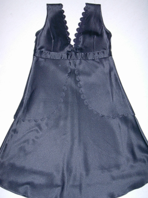 mkt_black_dress2002.jpg