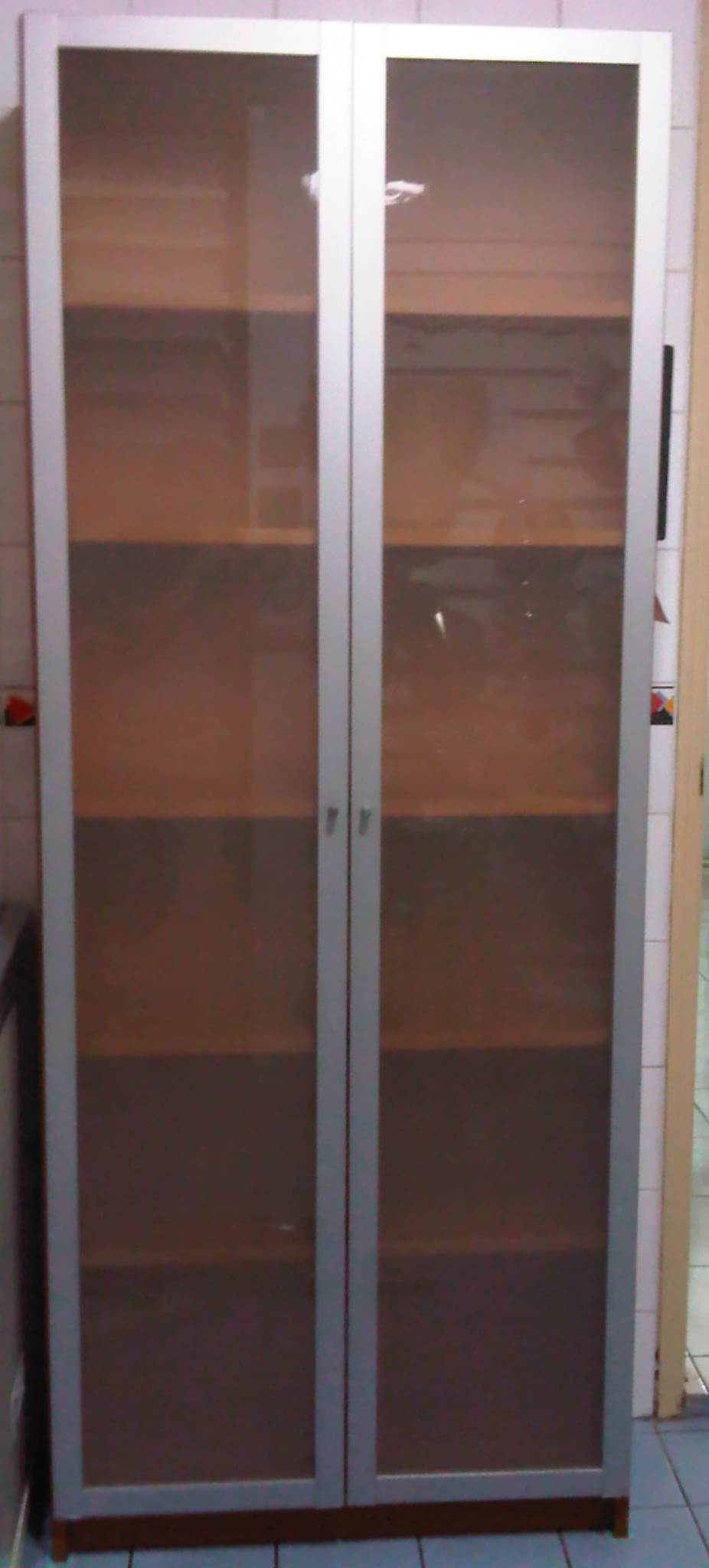 mkt_kitchen_cupboard3001.jpg