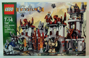 mkt_lego_castle_box3002.jpg