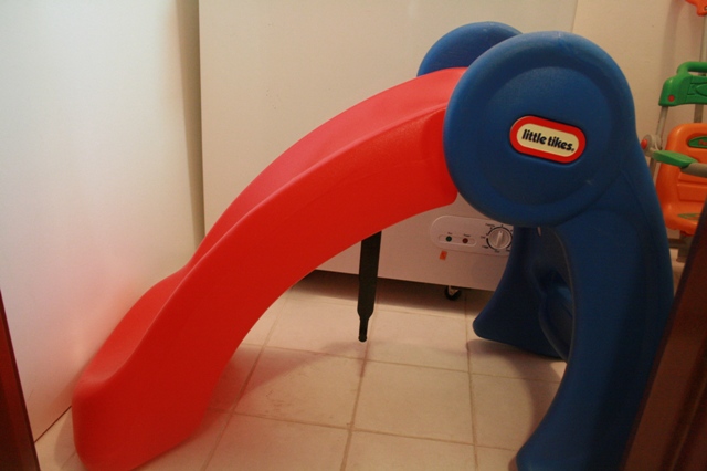 mkt_littletikes_Slide2001.JPG