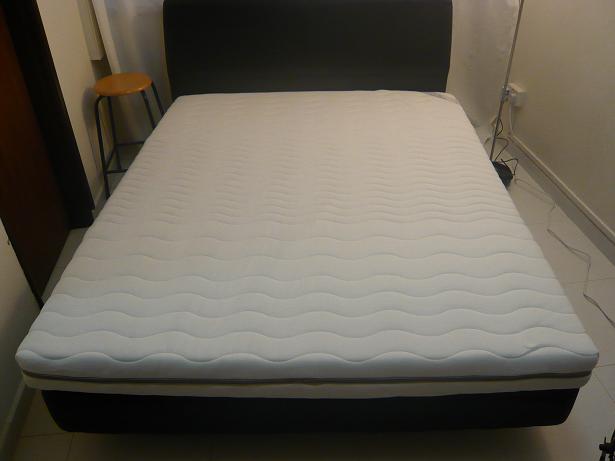 mkt_mattress2001.JPG