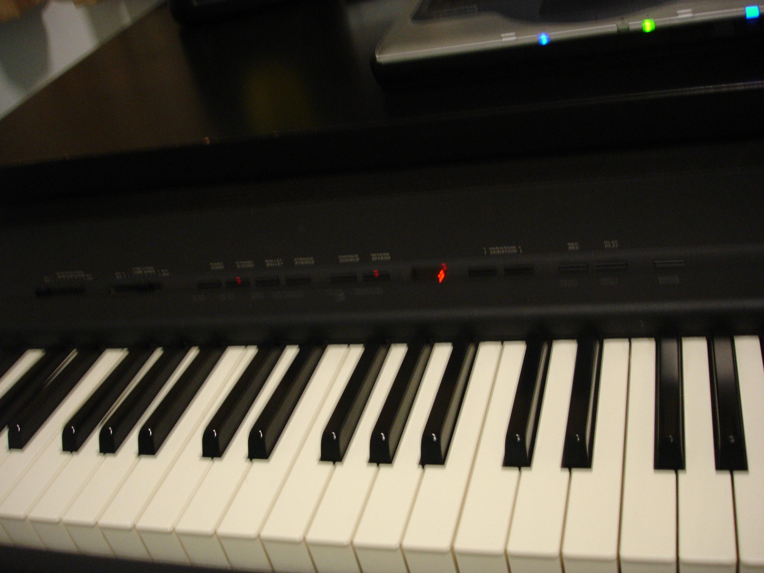 mkt_piano22001.jpg