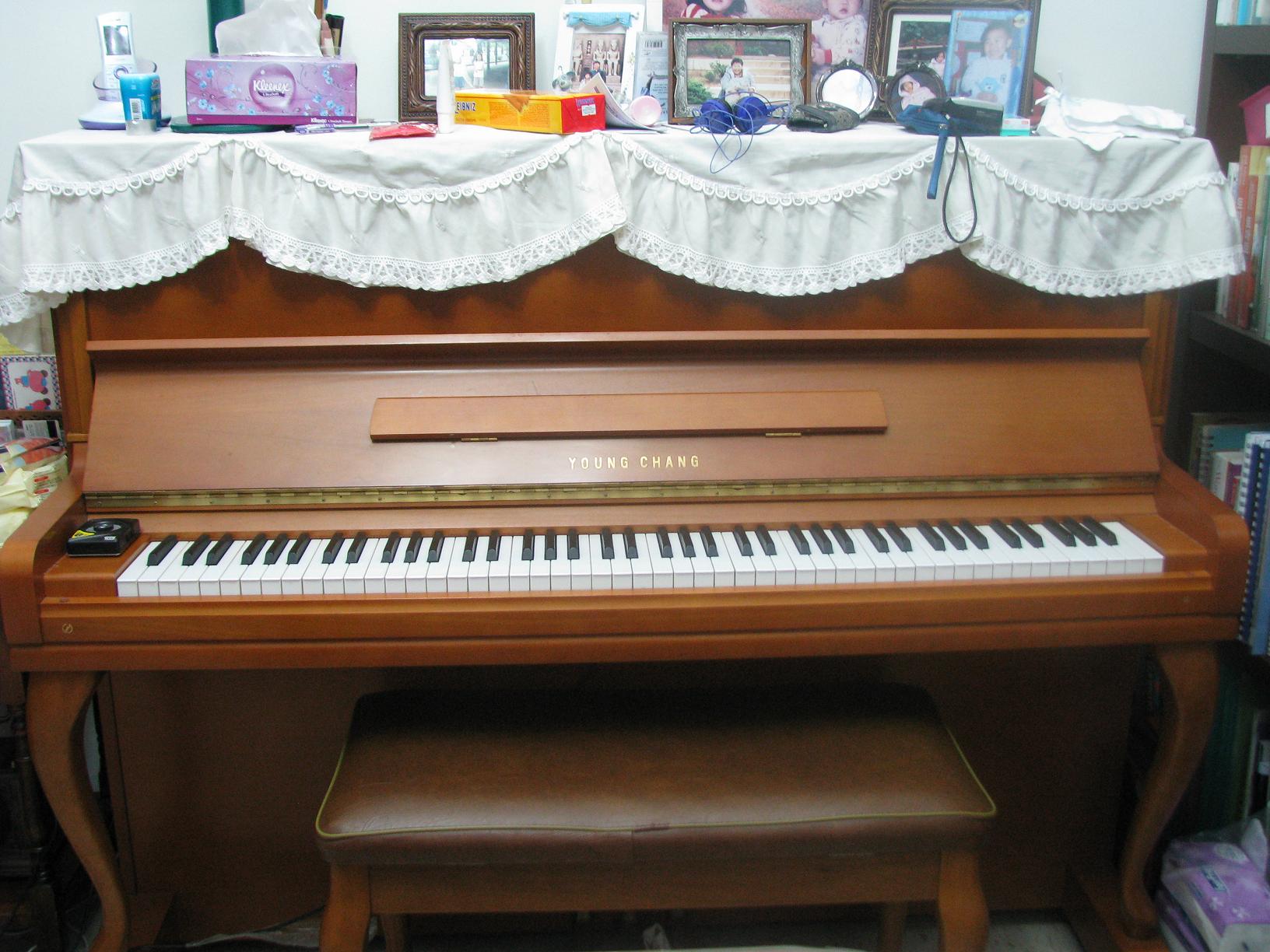 mkt_piano3001.jpg