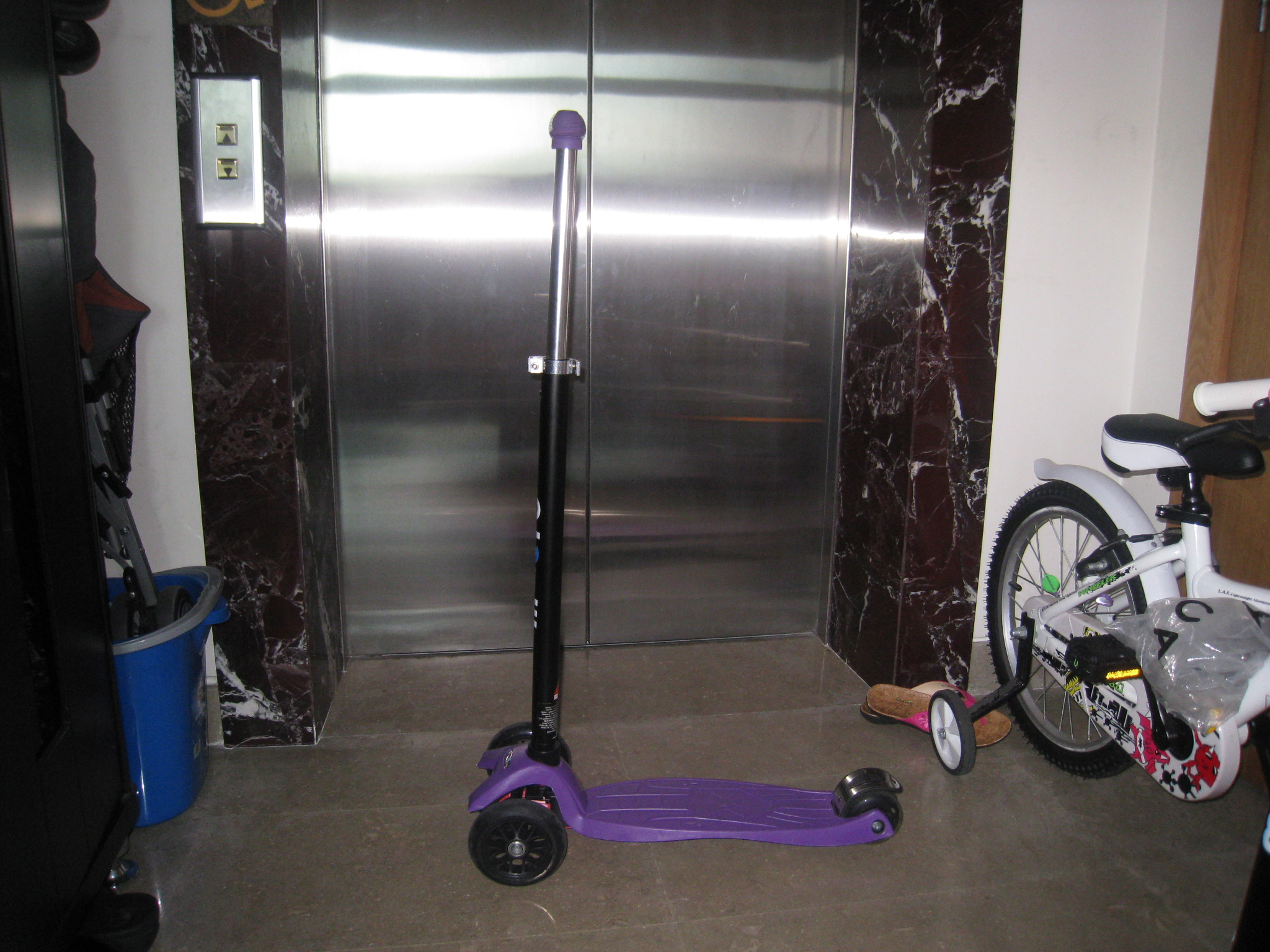 mkt_scooter_13001.JPG