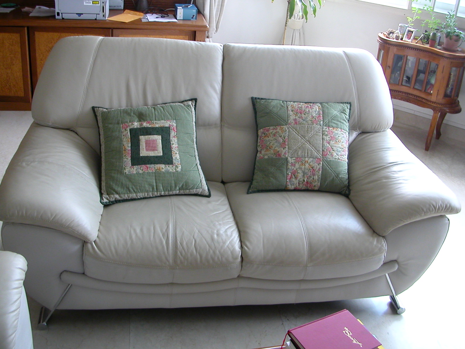 mkt_sofa_0062001.jpg