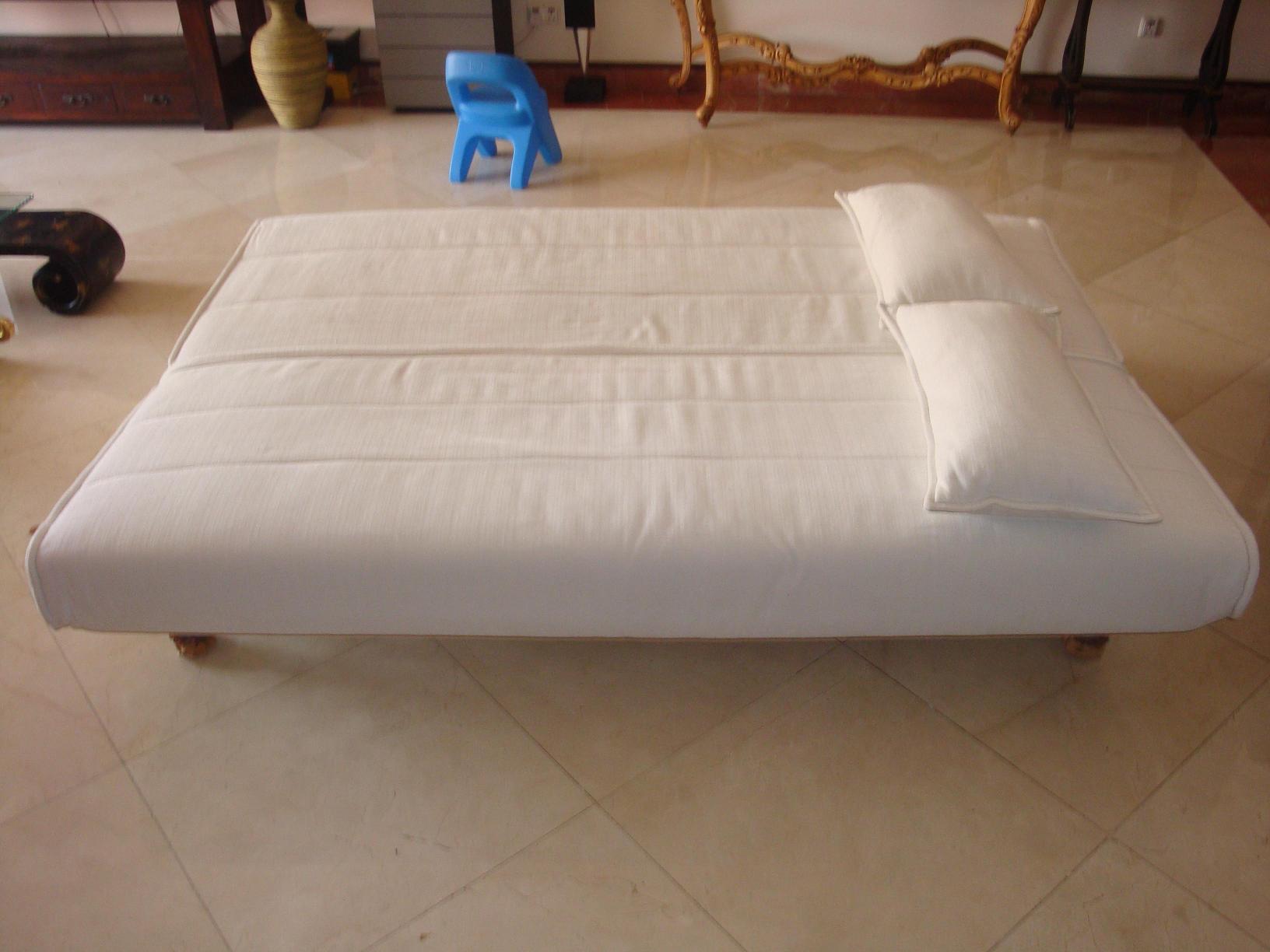 mkt_sofabed_double_folded2001.JPG