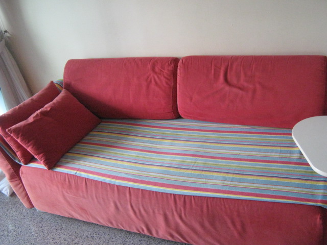 mkt_sofas2001.jpg