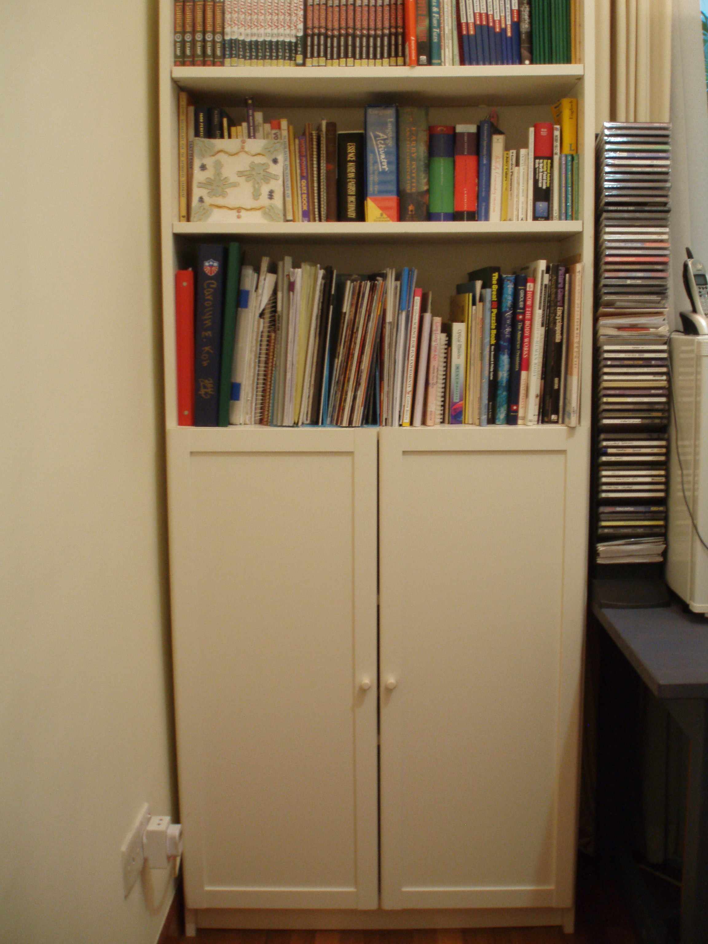 mkt_white_bookcase2001.jpg