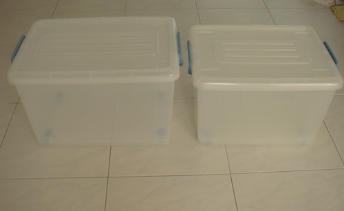 plasticcontainers1.JPG