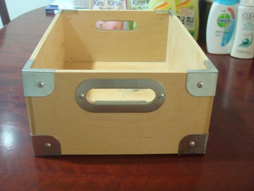 woodenboxfront1.JPG